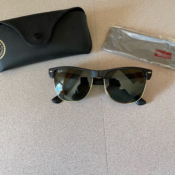 Ray-Ban Accessories - NEW Ray-Ban Clubmaster Square Sunglasses